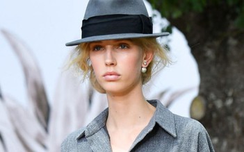 Mũ Fedora sống lại trên sàn diễn Dior Fall Couture 2017