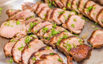 Buffet trưa tại khách sạn Tân Sơn Nhất 5 sao