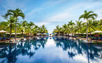 Nghỉ dưỡng tại resort 5 sao sang chảnh tại biển Cửa Đại