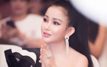 Hoa hậu Janny Thủy Trần bác tin đồn nhập viện vì ung thư