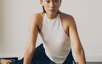 Fashionista Hồ Thu Anh pose dáng siêu chất trong bộ hình thời trang chụp tại nhà mùa dịch