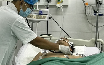 Kỳ tích cứu sống bệnh nhân ho ra máu 'sét đánh' nguy kịch