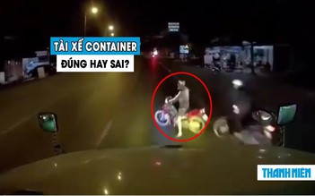 Xe container đâm và ‘nuốt’ xe máy sang đường vào gầm: Tài xế có sai?