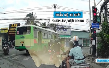 Xe buýt lại ‘cướp làn’ vượt đèn đỏ, dân mạng phẫn nộ