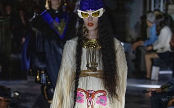 Nhà mốt Gucci gây tranh cãi khi thêu hình tử cung lên váy