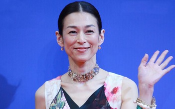 Nữ chính phim ‘Chuyện tình Tokyo’ ly hôn chồng sau 23 năm chung sống