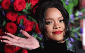 Ca sĩ Rihanna chính thức trở thành tỉ phú đô la