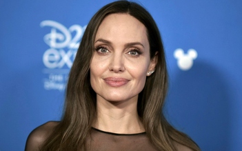 Angelina Jolie và giới nghệ sĩ hướng về Ukraine
