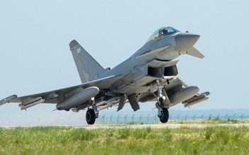 Chiến đấu cơ Anh lại ngăn chặn máy bay Nga ở Biển Đen