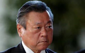 Bộ trưởng an ninh mạng Nhật không sử dụng máy tính