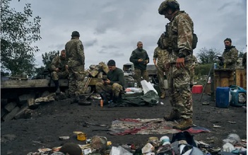 Binh sĩ Ukraine có cha chiến đấu cho Nga: 'Tôi không nghĩ có thể bắn ông ấy'