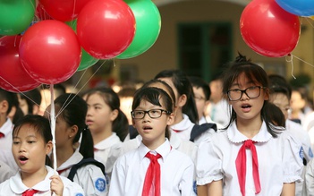 Học sinh lớp 1 - 6 Hà Nội đi học: Nơi bán trú ngay, nơi còn nghe ngóng