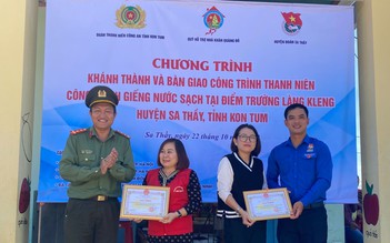 Kon Tum: Tặng giếng nước cho 2 trường ở huyện biên giới Sa Thầy