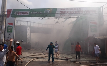 Cháy garage trên đường Nguyễn Thị Định, Q.2, TP.HCM trong ngày lễ giỗ Tổ