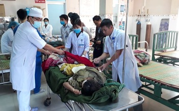 Thảm họa sạt lở ở Nam Trà My: Chuyển một số bệnh nhân lên tuyến trên