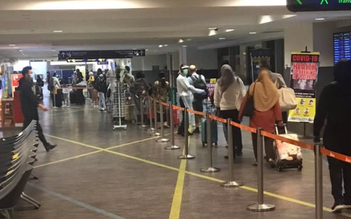 Công dân Việt 10 ngày đành 'sống tạm' khu quá cảnh sân bay Malaysia: Chờ và chờ!