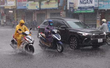 TP.HCM mưa to kéo dài cả buổi sáng, dự báo có mưa trong 2 - 3 ngày nữa