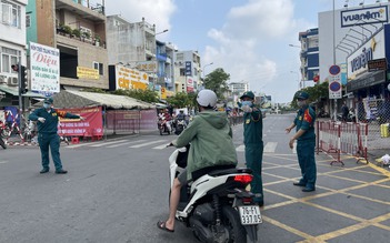 Xả chốt kiểm soát Gò Vấp, dân ngại không dám đi: 'Vô rồi ra được không?'