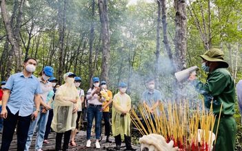 TP.HCM làm tour mời y bác sĩ chống dịch: Ngày nghỉ đầu tiên sau 2 tháng ‘chiến đấu’