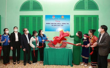 Món quà ý nghĩa được trao tặng cho Trường THCS Hồng Thái, tỉnh Tuyên Quang