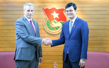 Anh Bùi Quang Huy tiếp xã giao Đại sứ đặc mệnh toàn quyền Cộng hòa Belarus