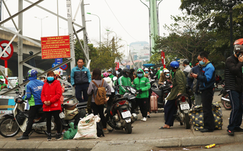 Người dân đổ về Hà Nội sau kỳ nghỉ Tết Dương lịch, các bến xe đông nghịt