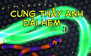 Video: Cực thích với chú rắn vui vẻ siêu dài trong Slither