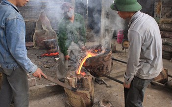 Sống mãi với nghề xưa: Làng đúc đồng 900 năm tuổi