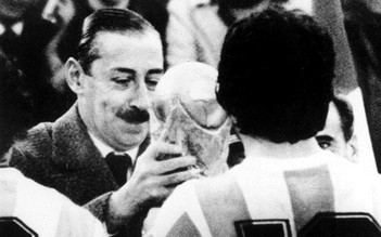Chính khách và bóng đá: Chức vô địch World Cup của... Tổng thống Videla