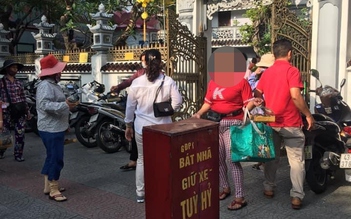 Nóng mạng xã hội: Bán chim phóng sinh trước cổng chùa ở Đà Nẵng bị xử lý