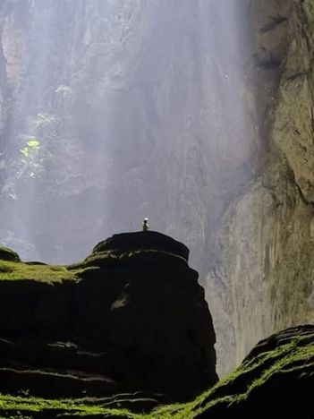 Tour thám hiểm gần trăm triệu ở Việt Nam hết chỗ đến cuối năm 2027