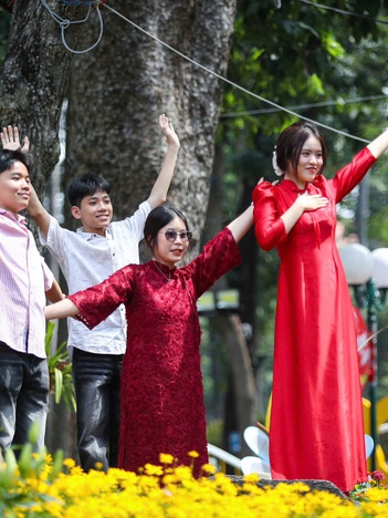 Hội hoa xuân ở TP.HCM rộn ràng chưa từng có