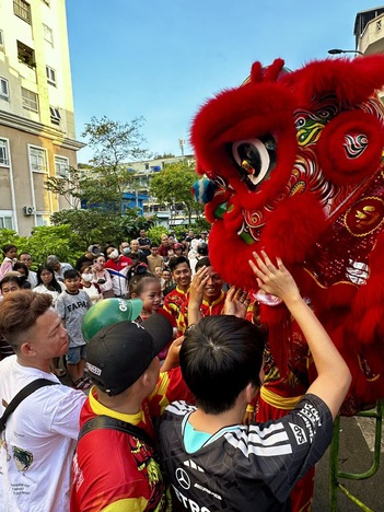 No mắt, sướng tai với nghệ thuật múa lân ngày tết của người Hoa khu Chợ Lớn