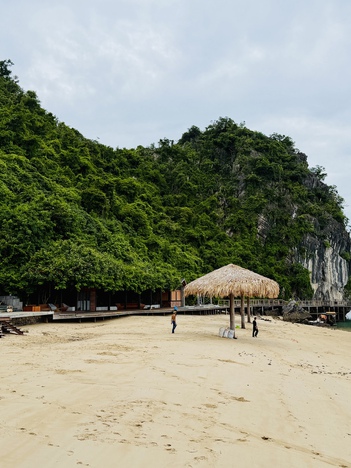 Bãi tắm top 100 thế giới trên vịnh Hạ Long đưa vào khai thác cuối tháng 6