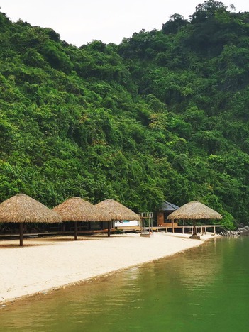Bãi biển ít người biết tới ở Việt Nam vào top 100 đẹp nhất thế giới