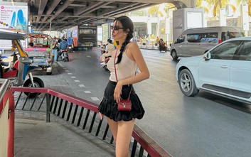 Bí quyết để có đôi chân dài miên man với chân váy siêu ngắn của sao Việt