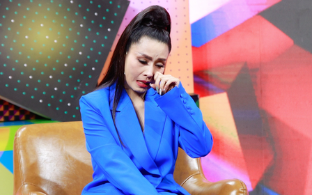 Nghệ sĩ Kiều Oanh bật khóc kể lại khoảnh khắc rực rỡ nhưng cũng đầy nước mắt Nghệ sĩ Kiều Oanh bật khóc kể lại khoảnh khắc rực rỡ nhưng cũng đầy nước mắt