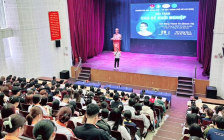 Từ vụ diễn giả đến trễ để 400 sinh viên chờ đợi: Khắc phục ‘giờ dây thun’? Từ vụ diễn giả đến trễ để 400 sinh viên chờ đợi: Khắc phục ‘giờ dây thun’?