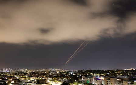 Israel tuyên bố đã đẩy lùi làn sóng phóng tên lửa và máy bay không người lái lớn đầu tiên của Iran nhắm tới Israel vào rạng sáng 14.4.