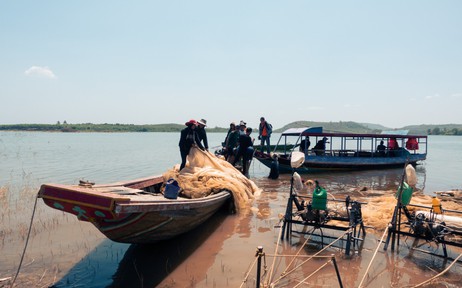 Địa điểm vui chơi gần TP.HCM giá rẻ, được bắt thủy sản cùng người dân