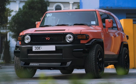 Toyota FJ Cruiser 13 năm tuổi độ hạ gầm tại Việt Nam