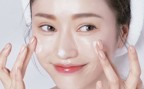 Top 10 kem chống nắng cho da hỗn hợp căng mịn, không bóng nhờn