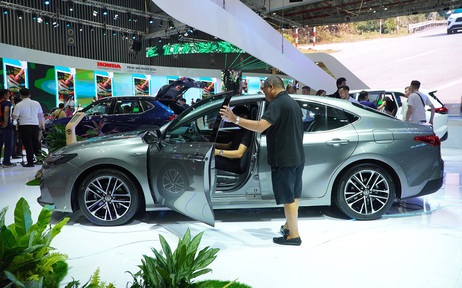 Sedan hạng D: Mỗi Toyota Camry còn giữ được sức hút