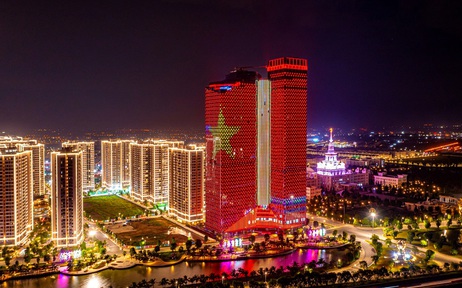 Cổ phiếu lên cao, tài sản các tỉ phú USD tăng vùn vụt lập kỷ lục mới