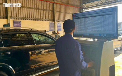 Kiểm định khí thải phải ký giấy cam kết, nhiều người dùng xe máy dầu hoang mang