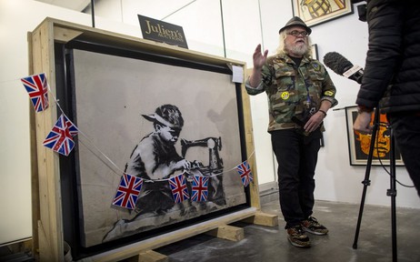 Họa sĩ Anh vẽ tranh phản đối sử dụng nô lệ lao động