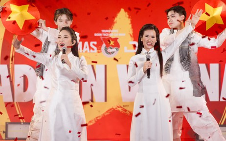 NSND Thanh Thúy song ca cùng Võ Hạ Trâm