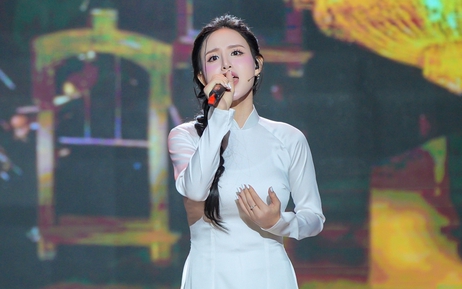 Cô gái bị danh ca Thái Châu nhắc nhở khi làm mới nhạc Trịnh