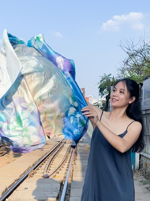 Khăn lụa mùa hè - nhân đôi sự nữ tính cho các nàng