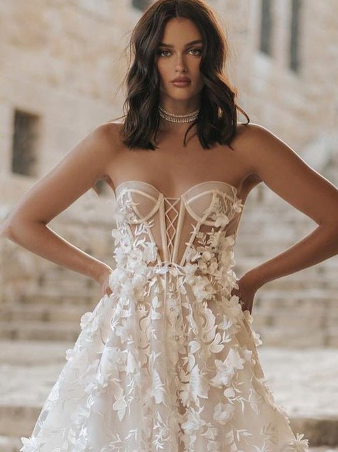 Váy cưới mùa thu bay bổng với thiết kế khiến nàng mê mẩn